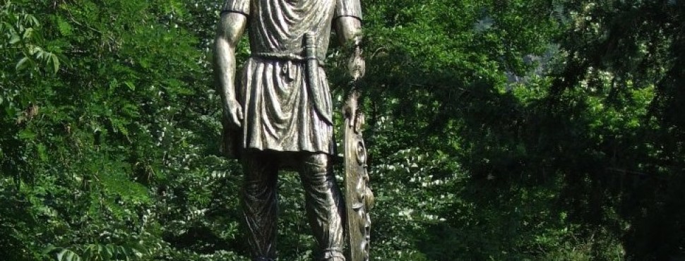 Statuia pedestră a regelui Decebal